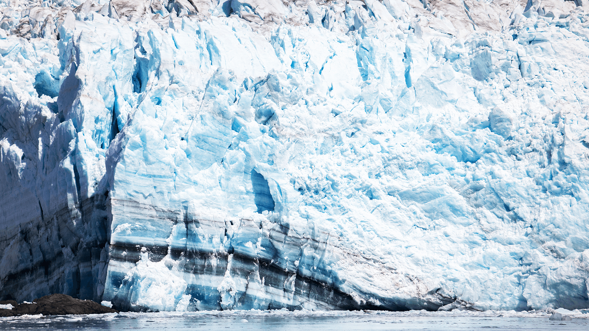 Craggy face of Hubbard Glacier in the sun