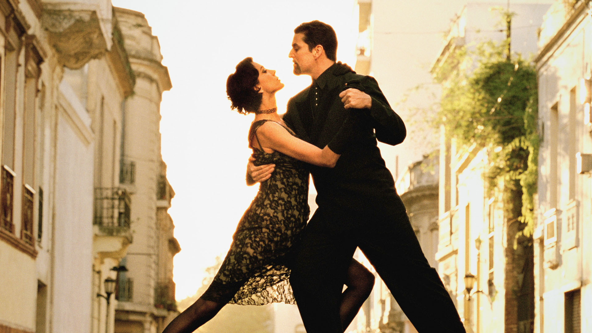 Couple dancing the tango in a street