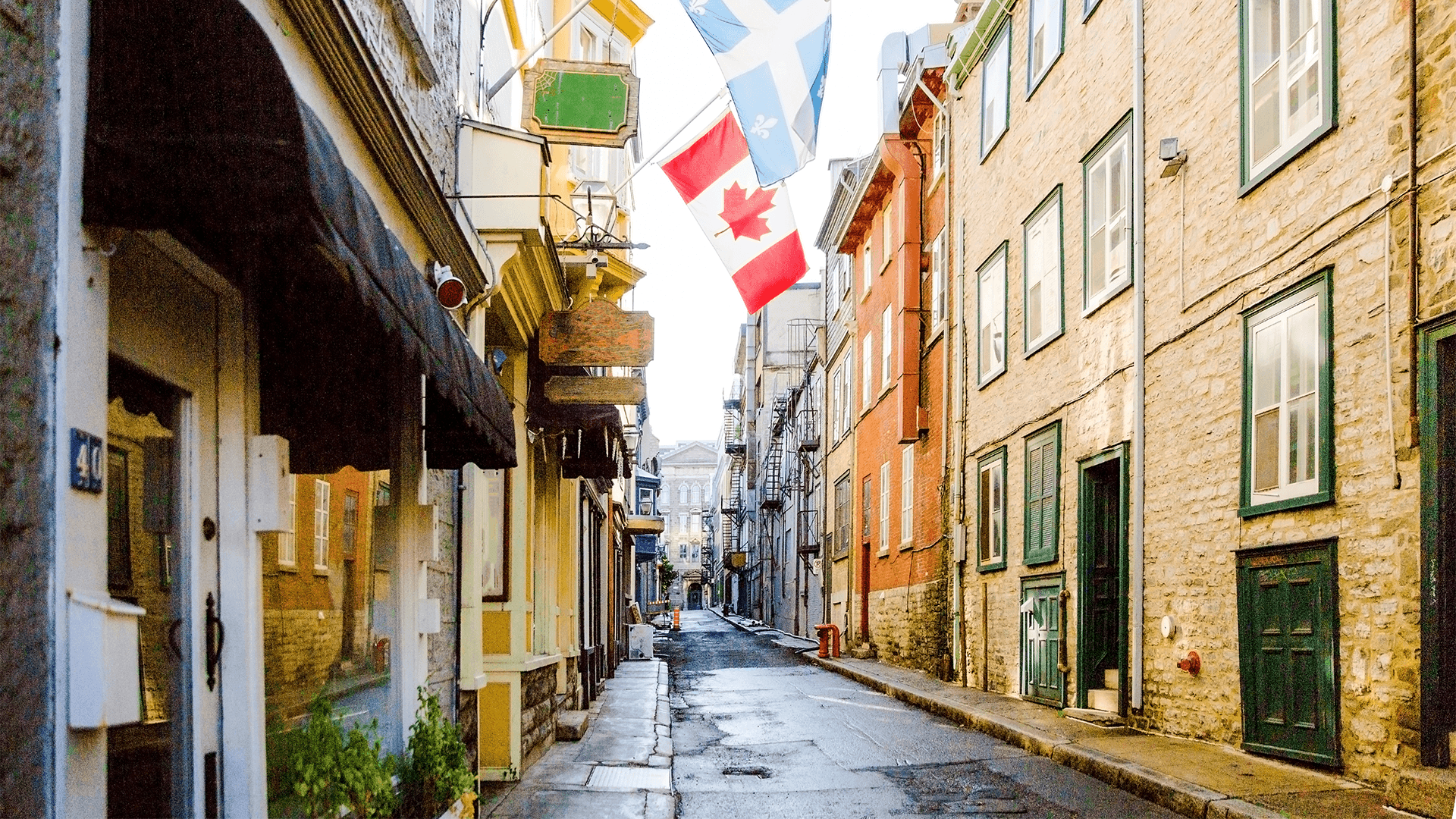 Narrow cobblestone street in Old Québec City